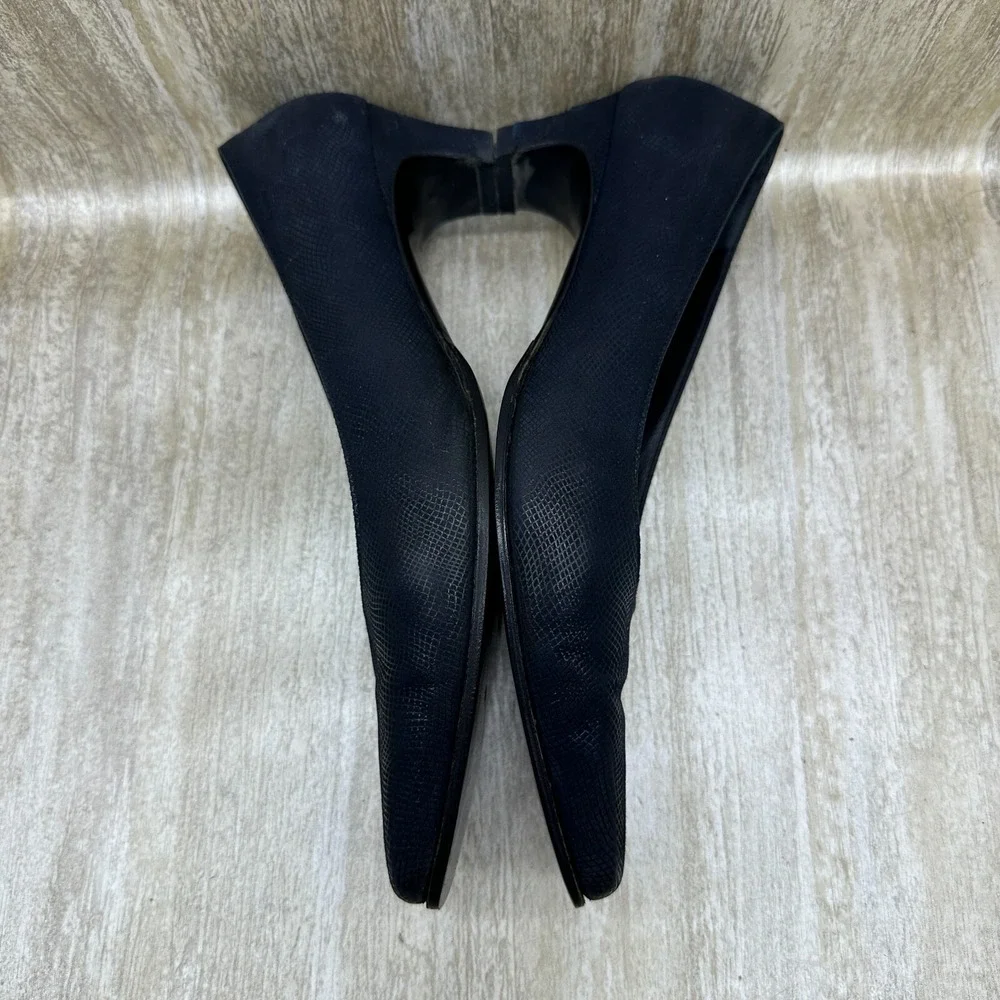 Women' Salvadore Ferragamo Navy‎ Blue Kitten Heeled Shoes 6.5B Made In Italy